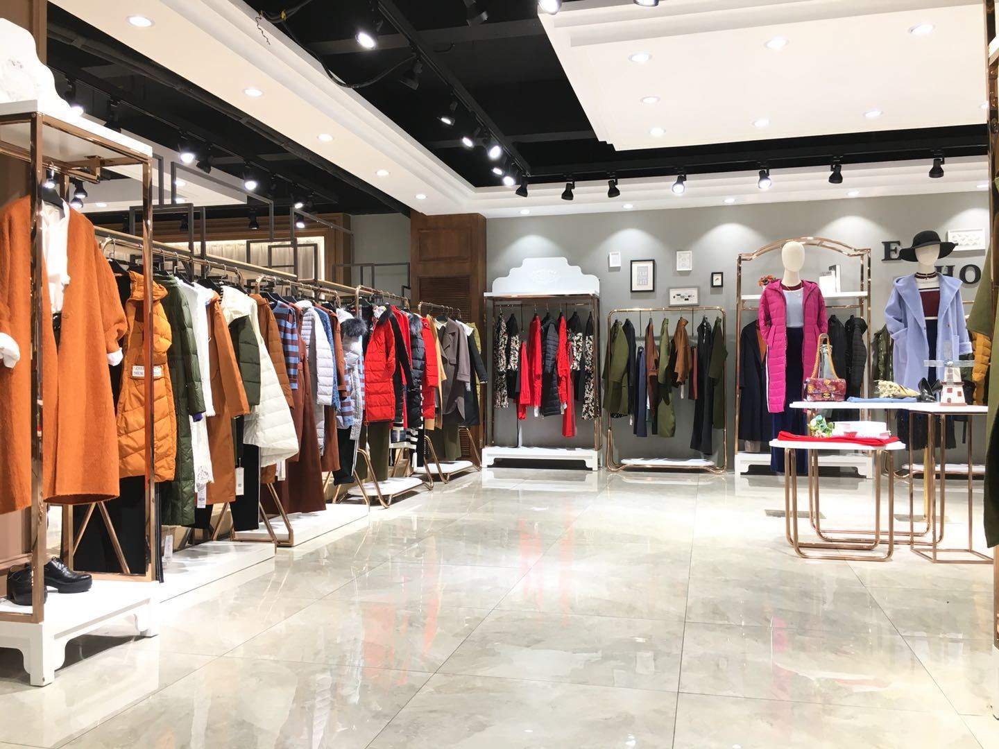 品牌折扣女裝擴張陷阱 為何多開一家店，業績反降？